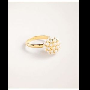 💍Ann Taylor Pearlized Fireball Ring